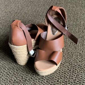 Refresh Tan Wedge Sandals NWoT sz 7